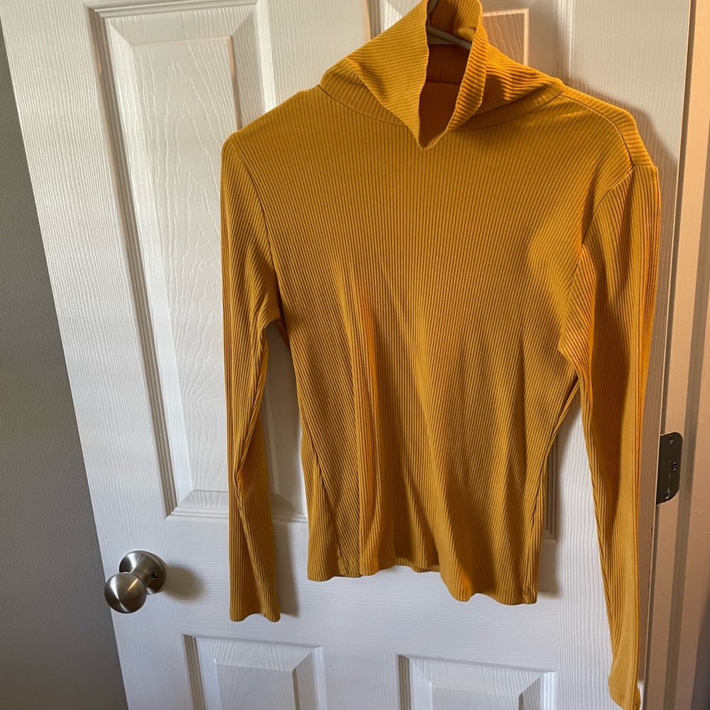Mustard Yellow Ribbed Women’s Turtleneck Sweater 💛
